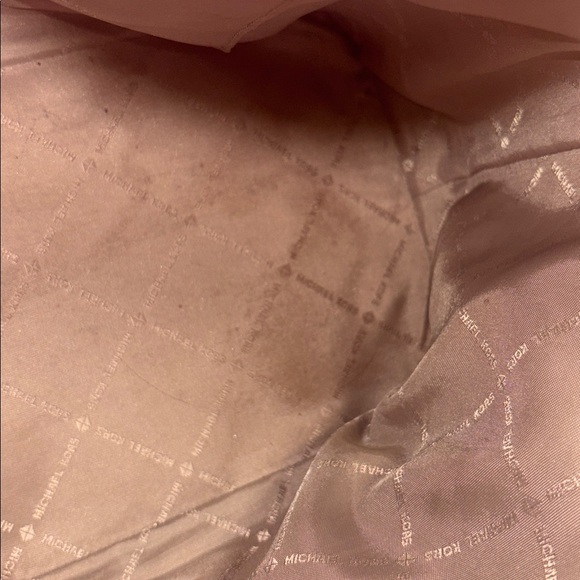 Michael Kors Signature Tote Bag - Picture 7 of 11